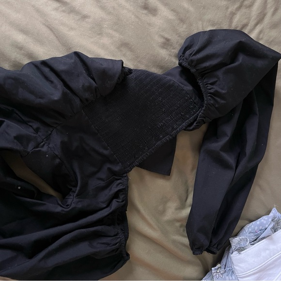 Abercrombie & Fitch Black Long Puff Sleeve Crop Blouse - Picture 3 of 4